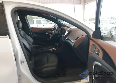 2017 Buick Regal Turbo Sport Touring z USA, uszkodzony, nr VIN 2G4GL5EX6H9105826